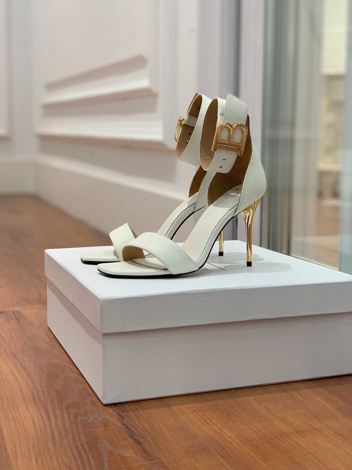 BALMAIN 25S THIN STRAP HIGH HEELS 105MM IN IVORY CALFSKIN GOLD HARDWARE - 35