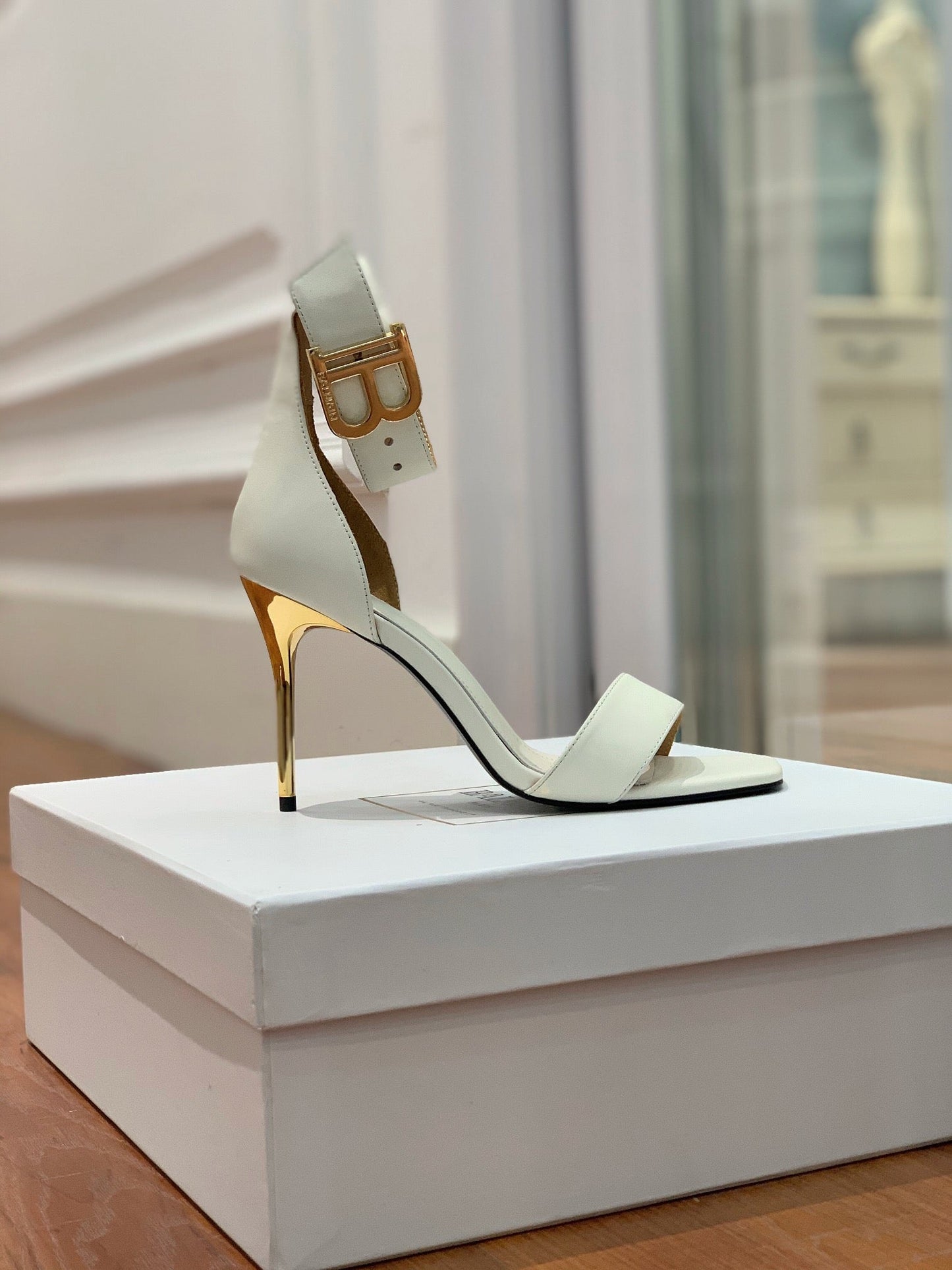BALMAIN 25S THIN STRAP HIGH HEELS 105MM IN IVORY CALFSKIN GOLD HARDWARE - 35
