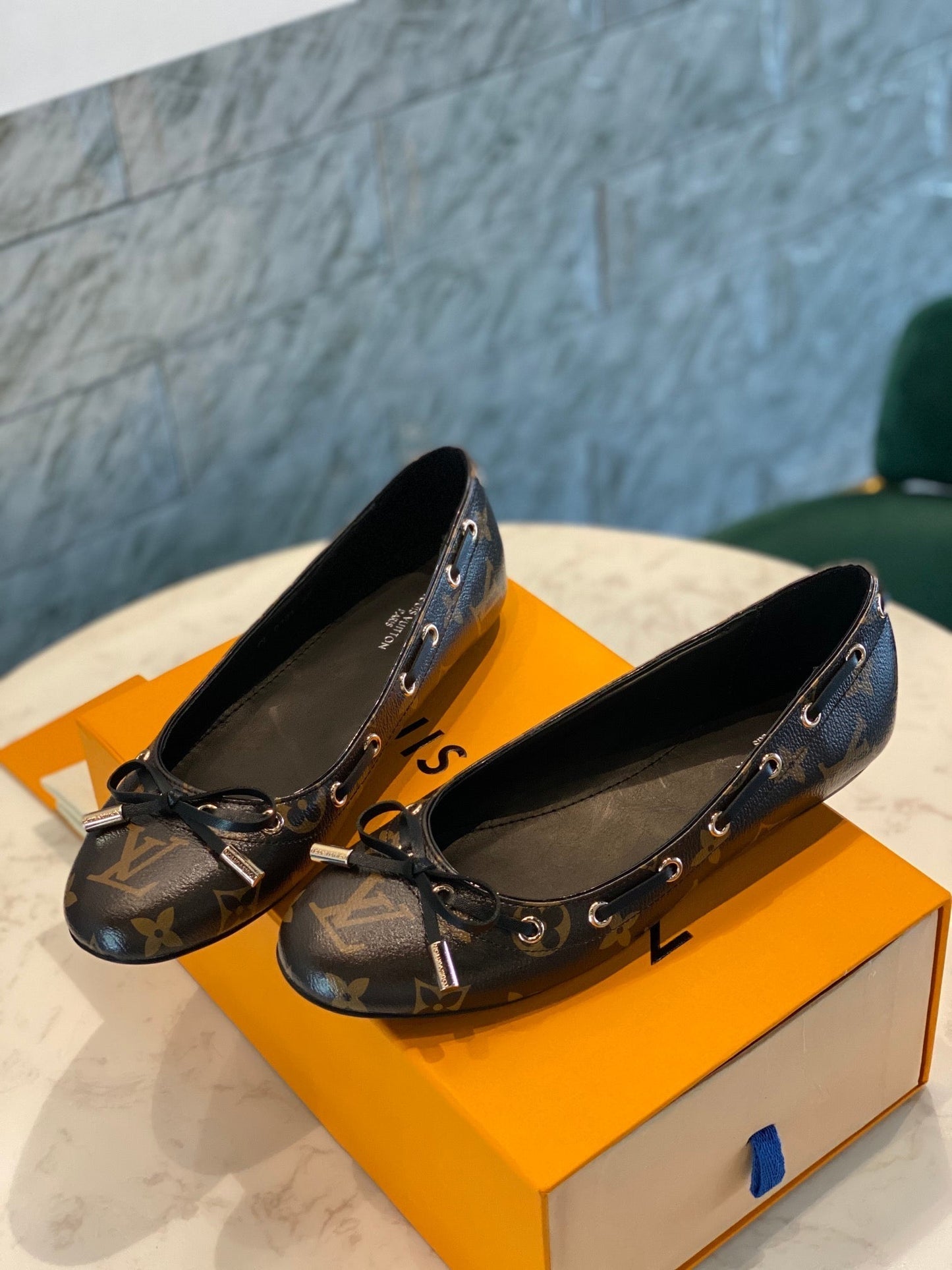 LV WOMEN'S BALLET FLAT IN CHOCOLATE BROWN MONOGRAM CALFSKIN WITH BOW - 35