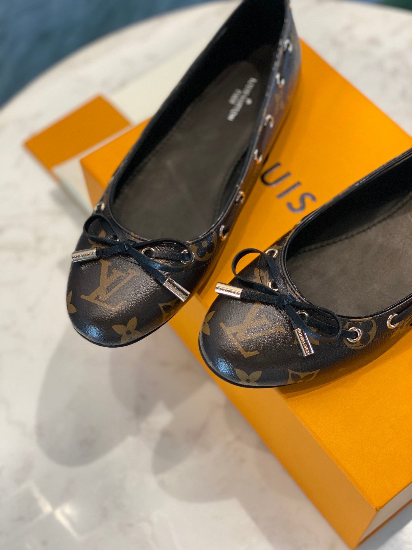 LV WOMEN'S BALLET FLAT IN CHOCOLATE BROWN MONOGRAM CALFSKIN WITH BOW - 35