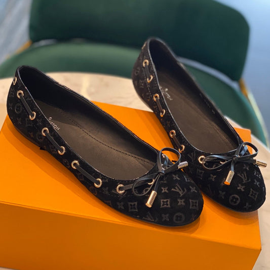 LV WOMEN'S BALLET FLAT IN BLACK MONOGRAM SUEDE WITH BOW - 35