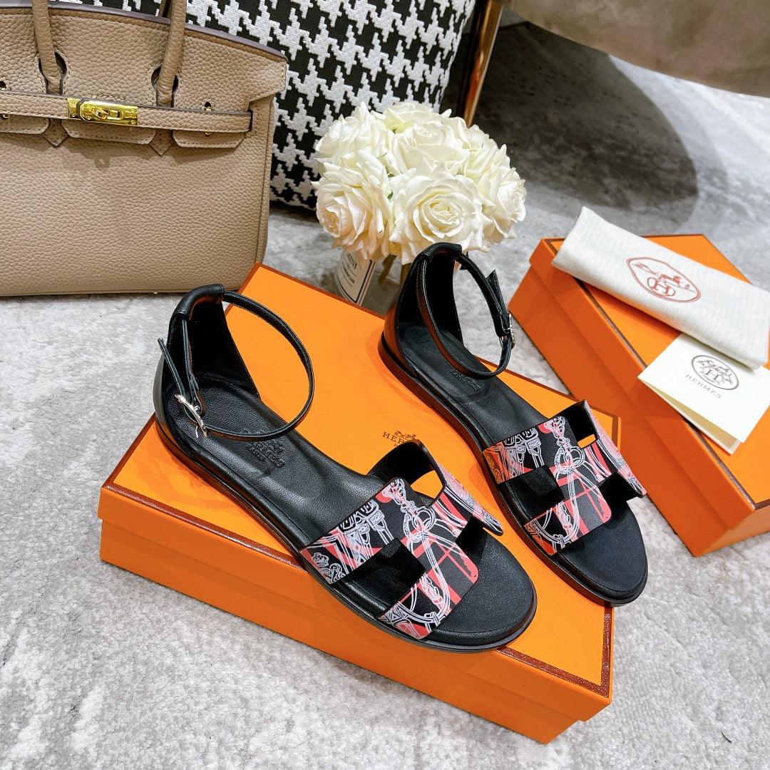 SANTORINI SANDAL BLACK CALFSKIN WITH PATTERN - 34