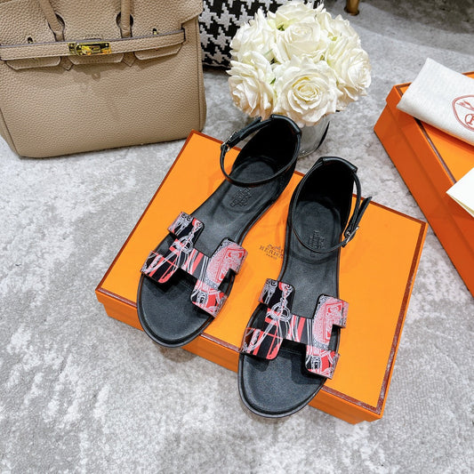 SANTORINI SANDAL BLACK CALFSKIN WITH PATTERN - 34