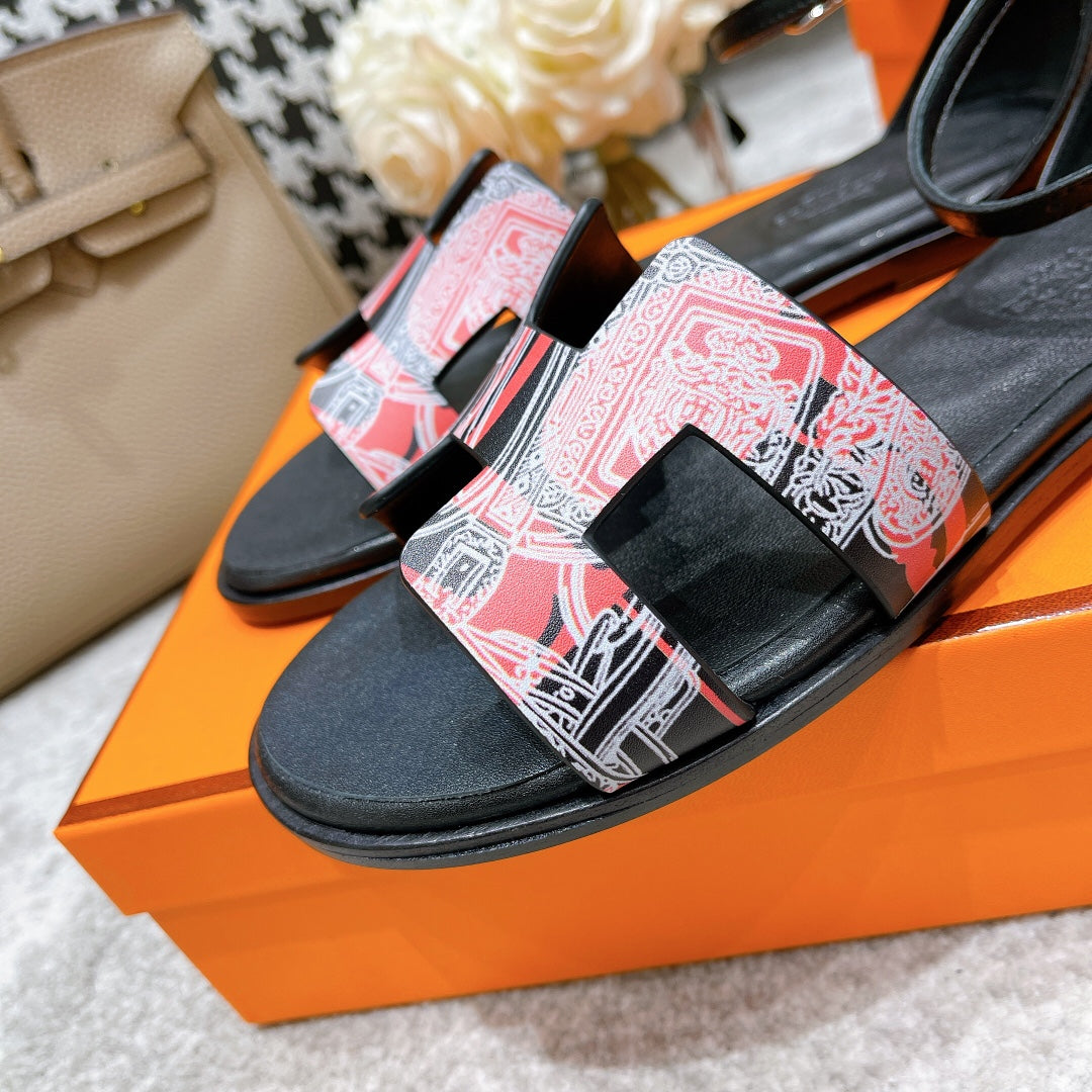 SANTORINI SANDAL BLACK CALFSKIN WITH PATTERN - 34