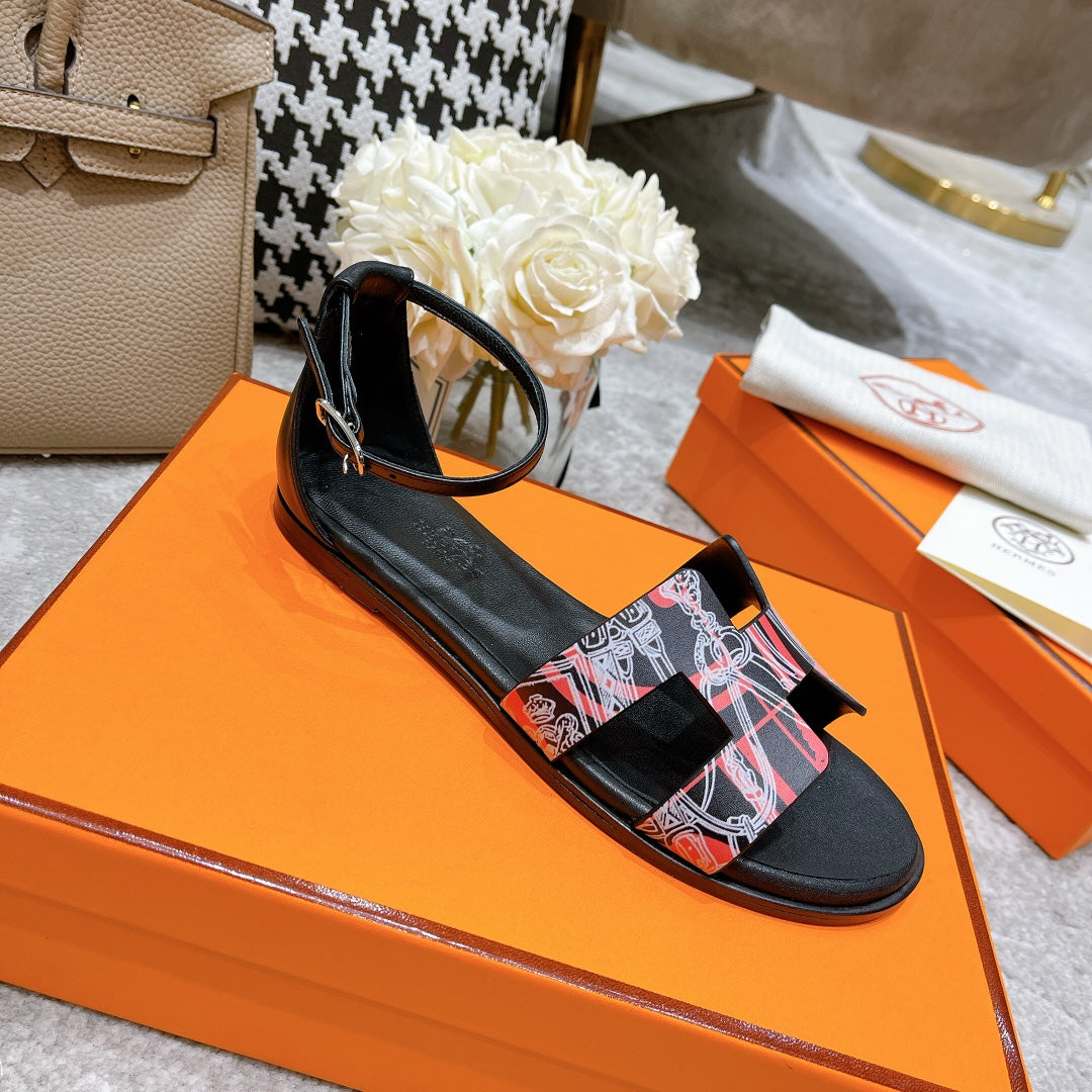 SANTORINI SANDAL BLACK CALFSKIN WITH PATTERN - 34