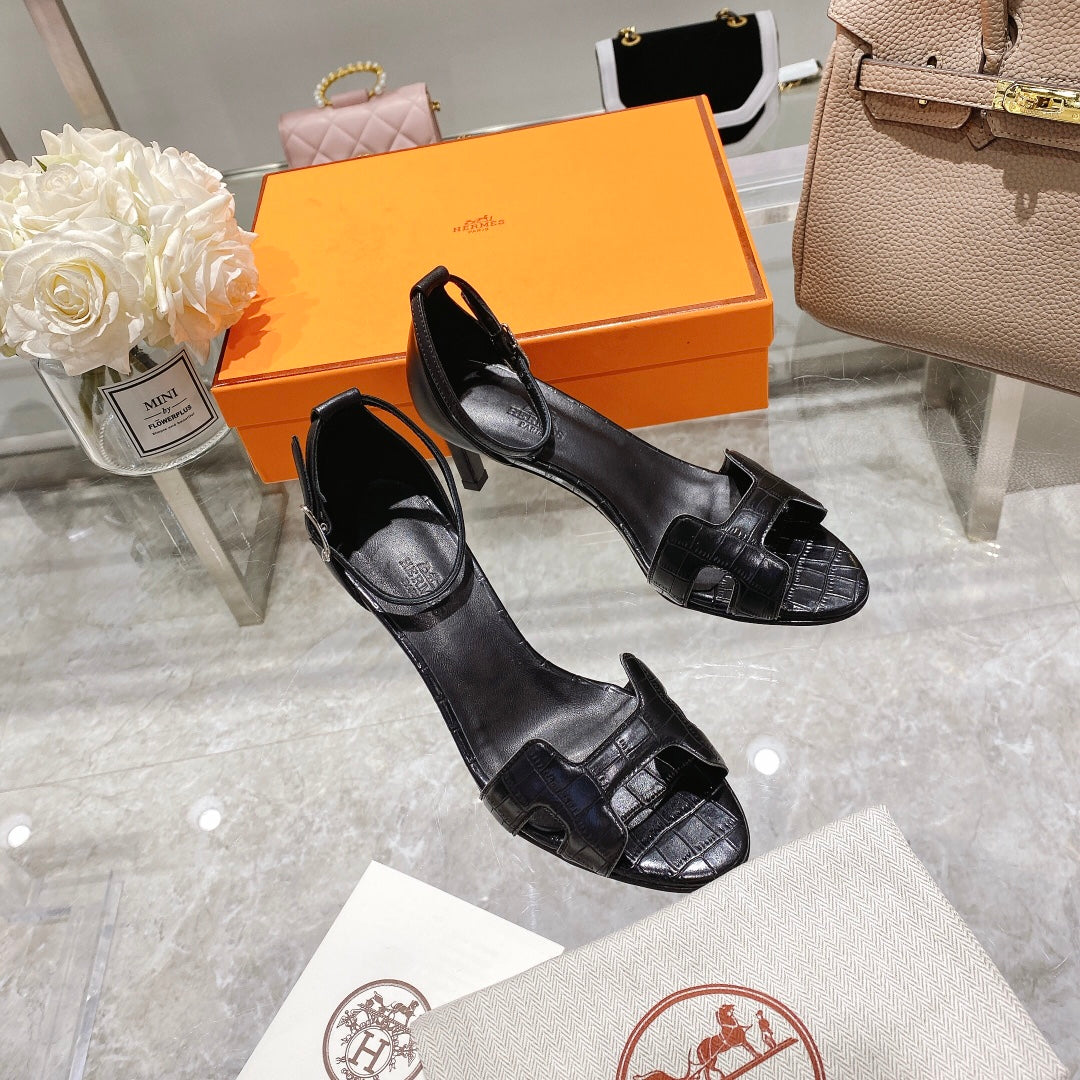 PREMIERE 70 SANDAL IN BLACK CALFSKIN - 35