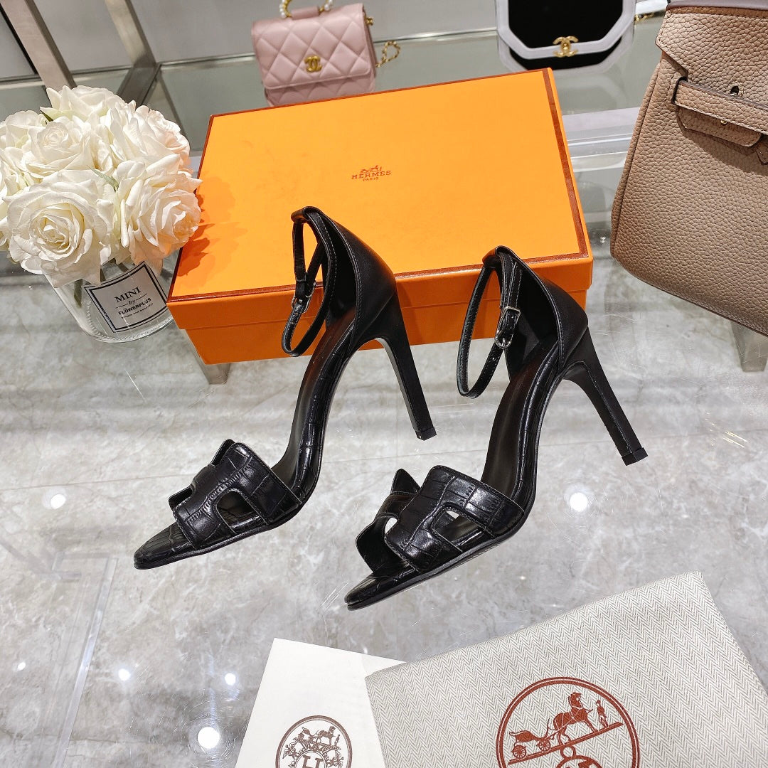 PREMIERE 90 SANDAL IN BLACK CALFSKIN - 35