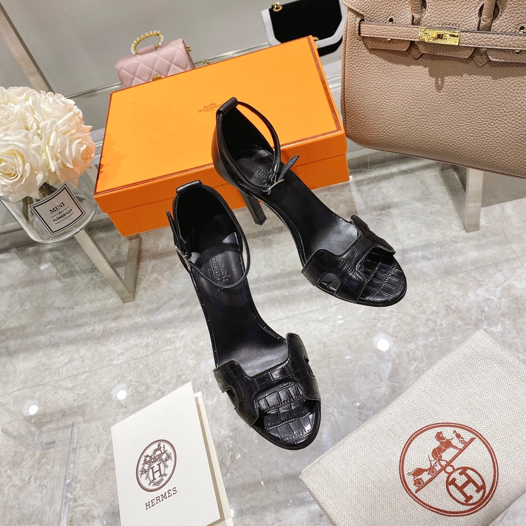PREMIERE 105 SANDAL IN BLACK CALFSKIN - 35