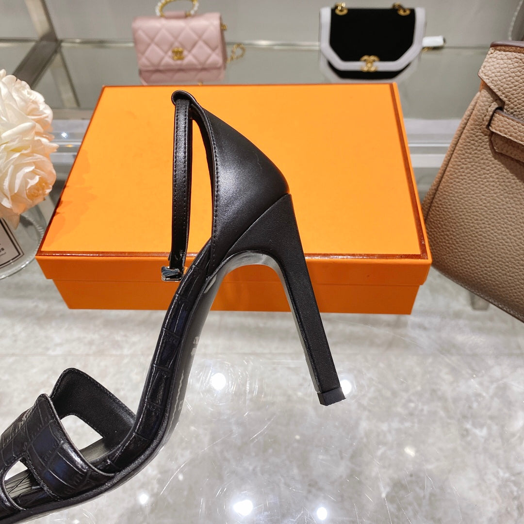 PREMIERE 105 SANDAL IN BLACK CALFSKIN - 35