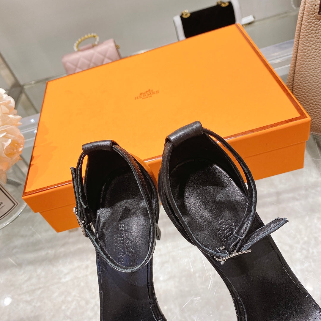 PREMIERE 105 SANDAL IN BLACK CALFSKIN - 35