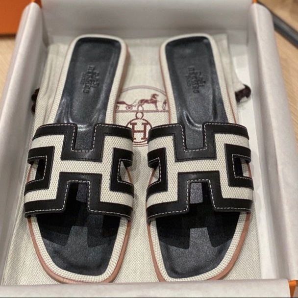 0RAN SANDALS IN BLACK CALFSKIN AND WHITE CANVAS - 34