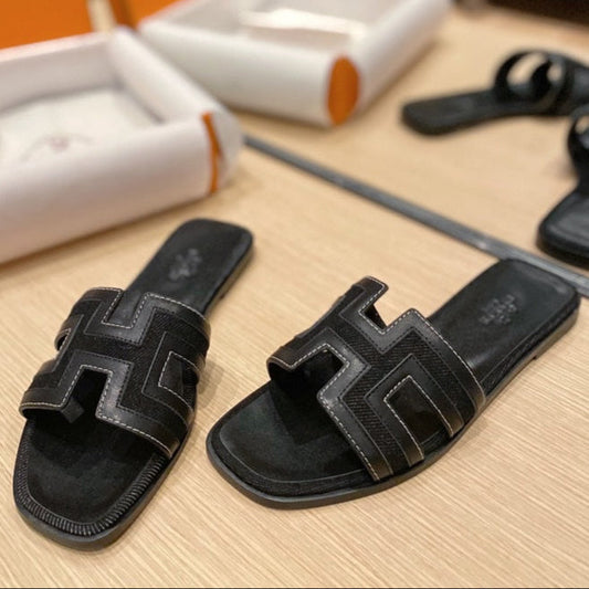 0RAN SANDALS IN BLACK CALFSKIN AND CANVAS - 34