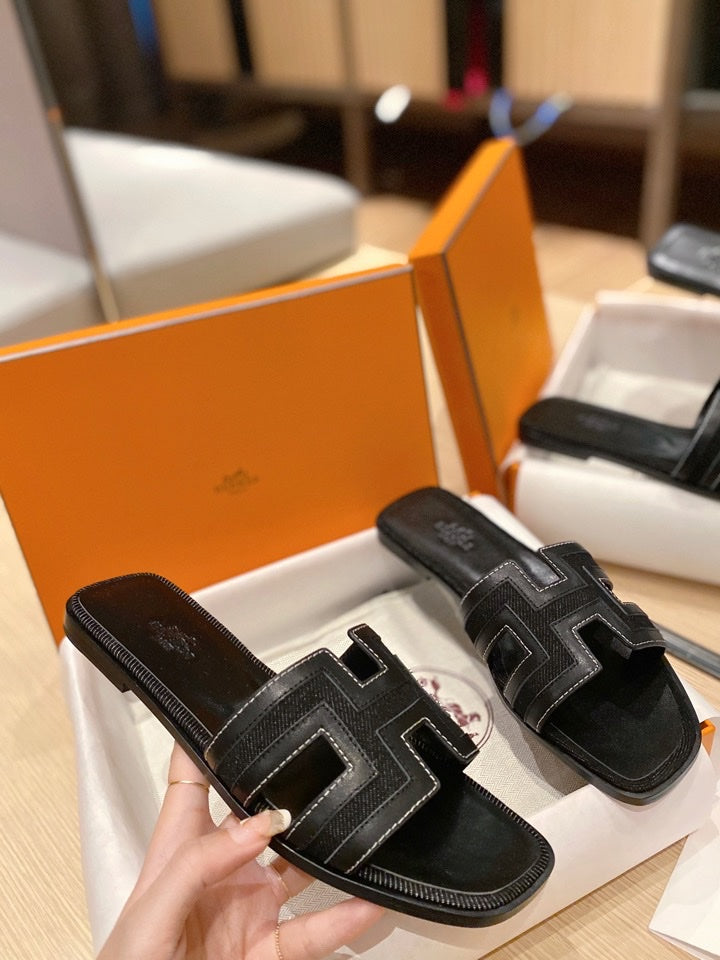 0RAN SANDALS IN BLACK CALFSKIN AND CANVAS - 34