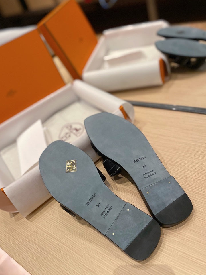 0RAN SANDALS IN BLACK CALFSKIN AND CANVAS - 34