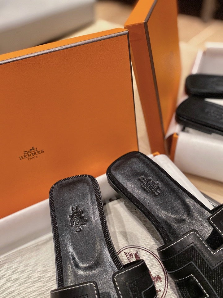 0RAN SANDALS IN BLACK CALFSKIN AND CANVAS - 34