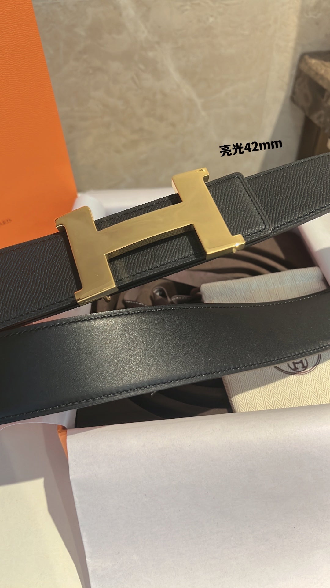 HM CONSTANCE BELT BUCKLE & REVERSIBLE BLACK LEATHER STRAP 42MM GOLD HARDWARE - 30