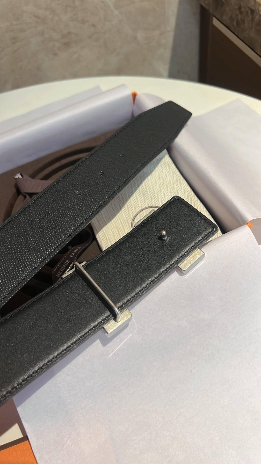 HM CONSTANCE BELT BUCKLE & REVERSIBLE BLACK LEATHER STRAP 42MM - 30