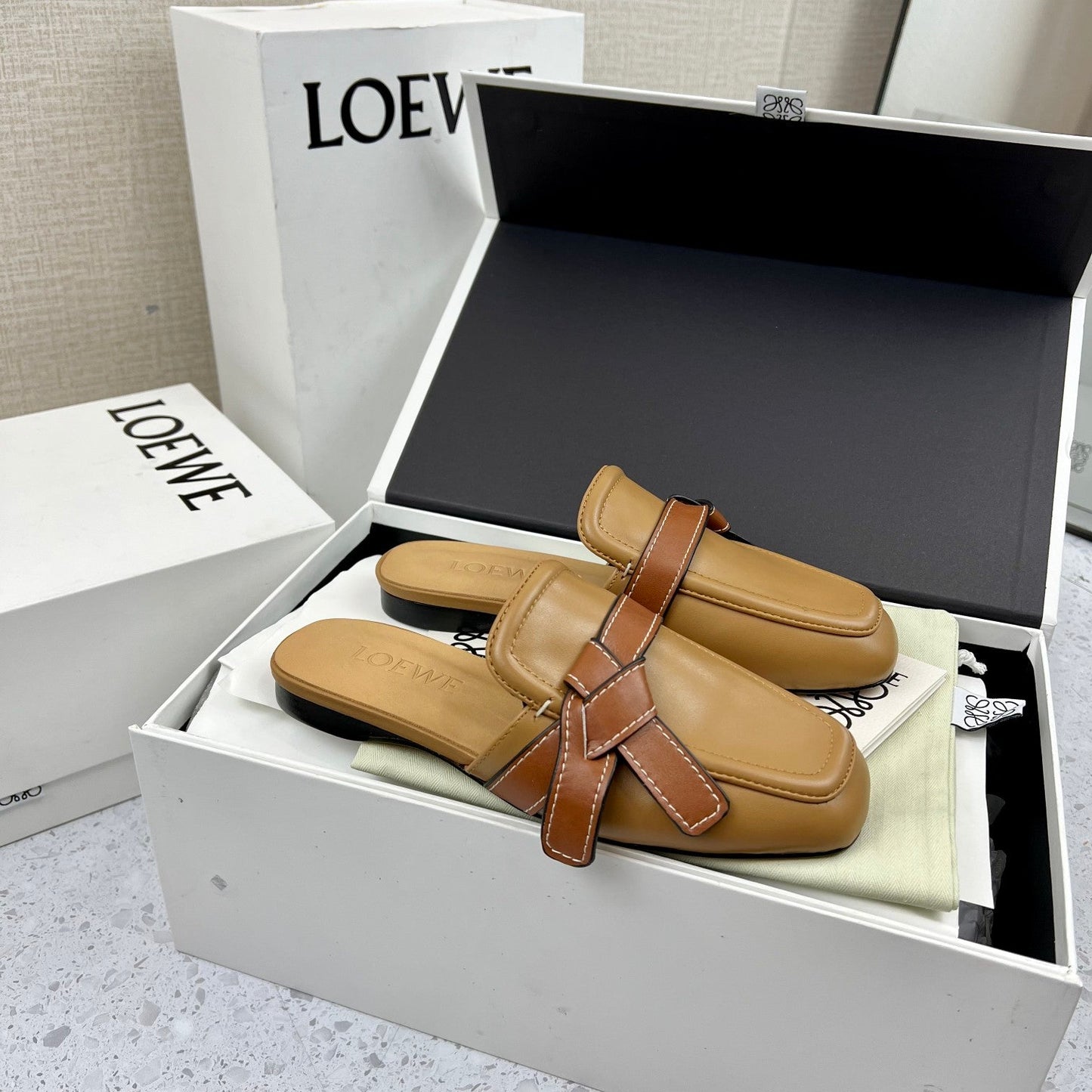LW GATE BROWN BELTED MULE CAMEL CALFSKIN - 35