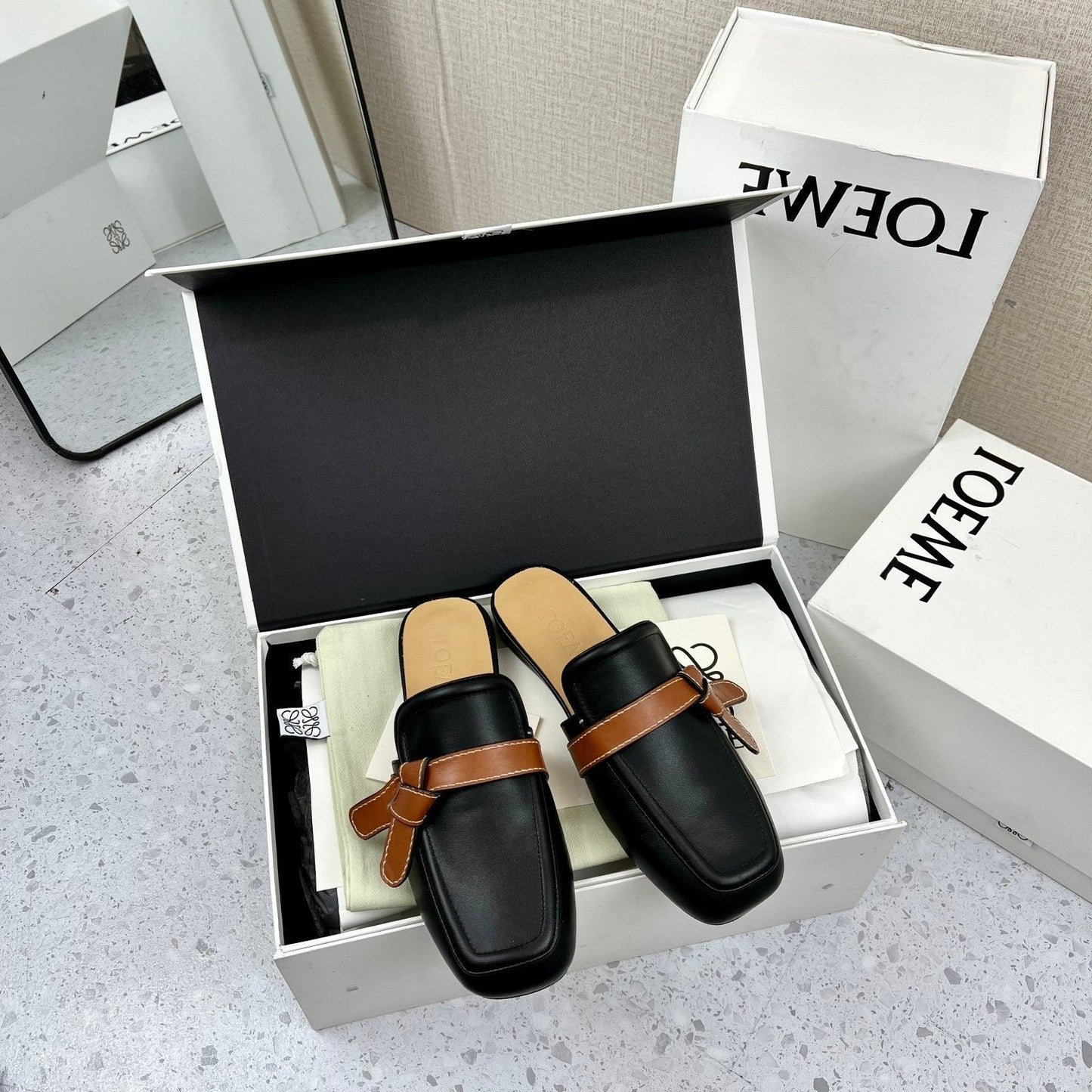 LW GATE BROWN BELTED MULE BLACK CALFSKIN - 35