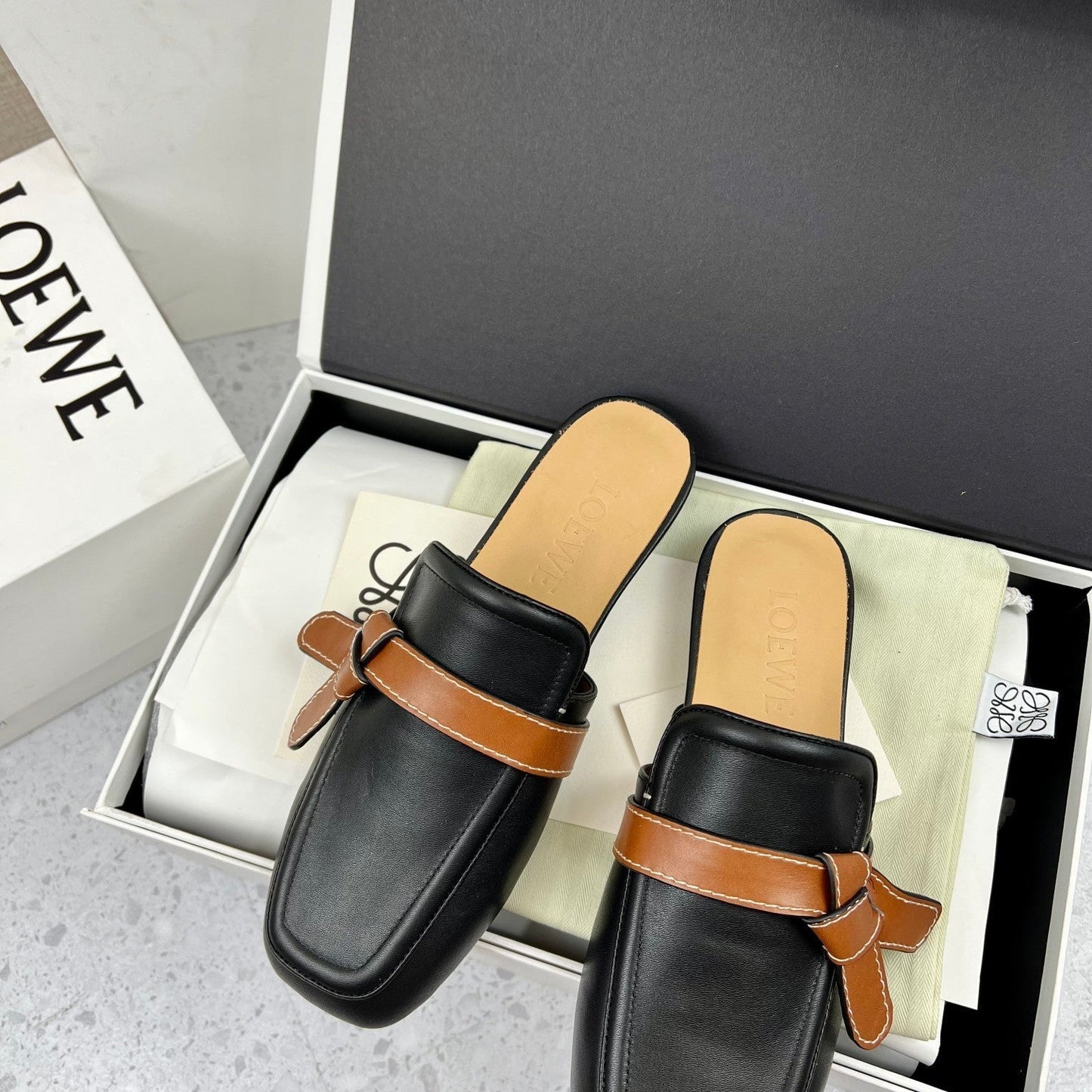 LW GATE BROWN BELTED MULE BLACK CALFSKIN - 35