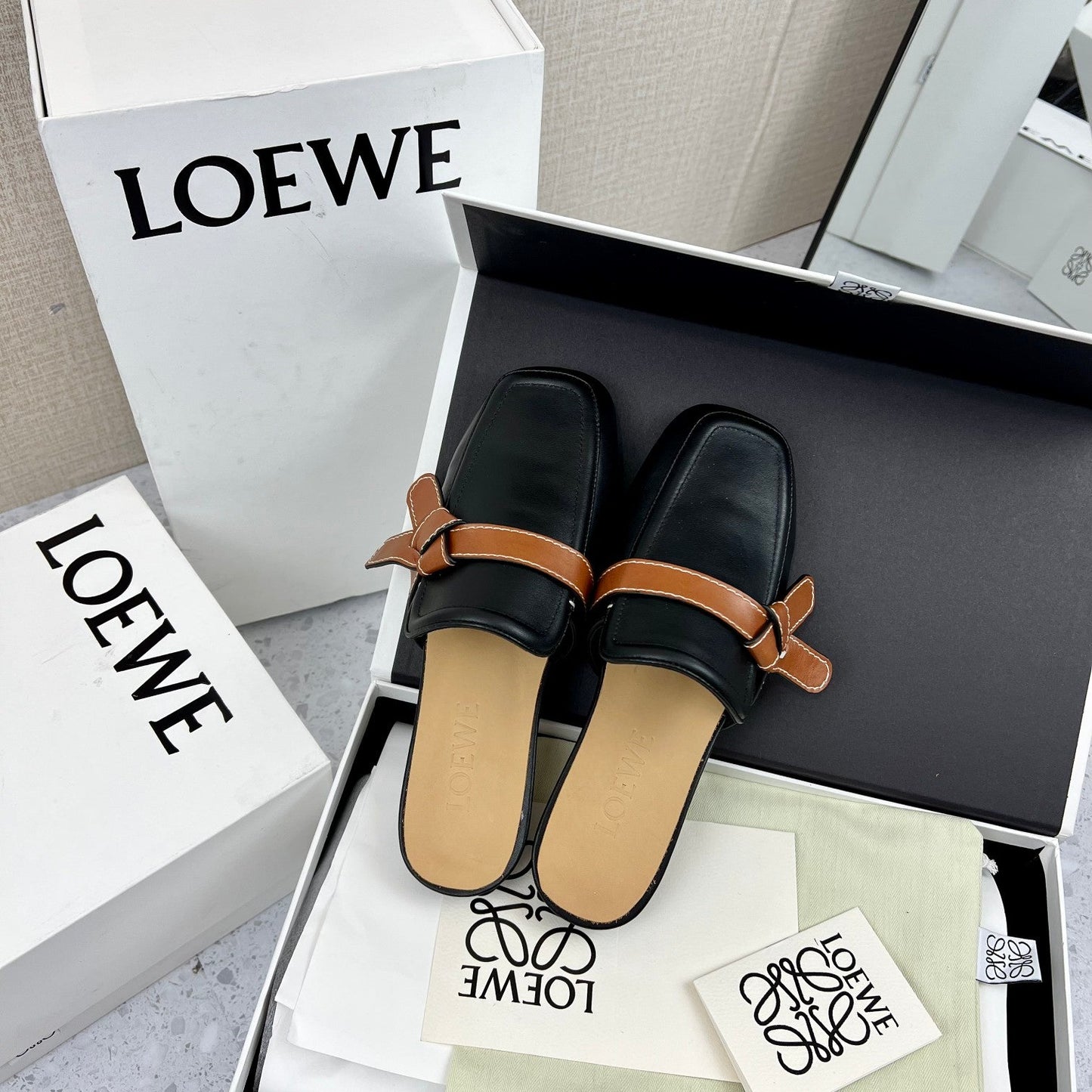 LW GATE BROWN BELTED MULE BLACK CALFSKIN - 35