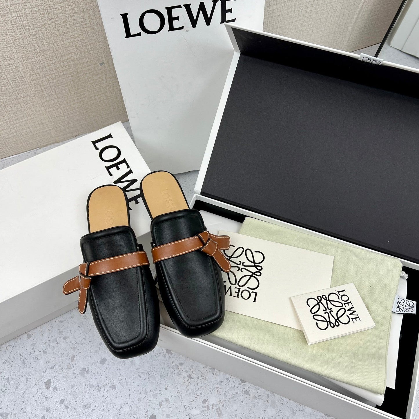 LW GATE BROWN BELTED MULE BLACK CALFSKIN - 35