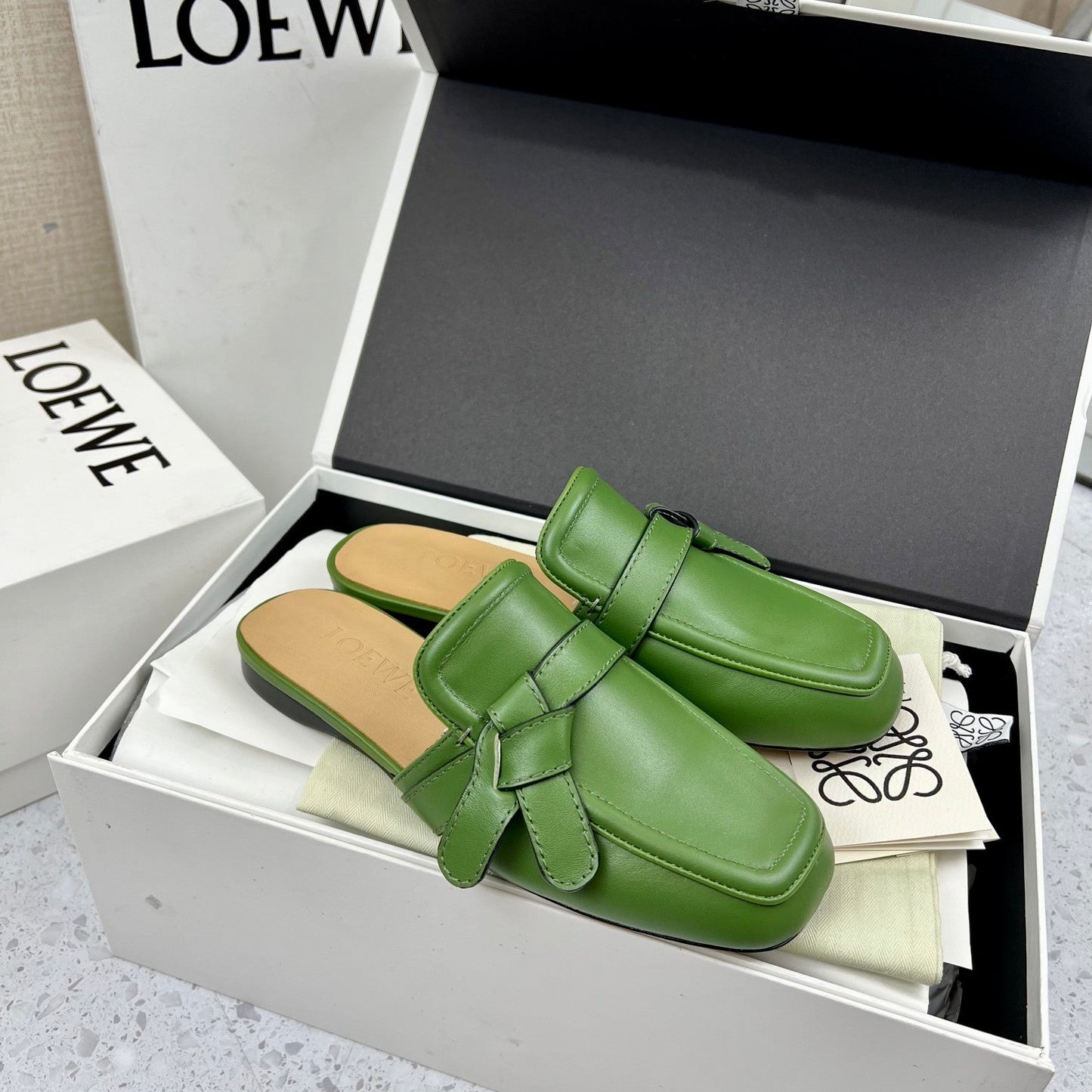 LW GATE BELTED MULE GREEN CALFSKIN - 35