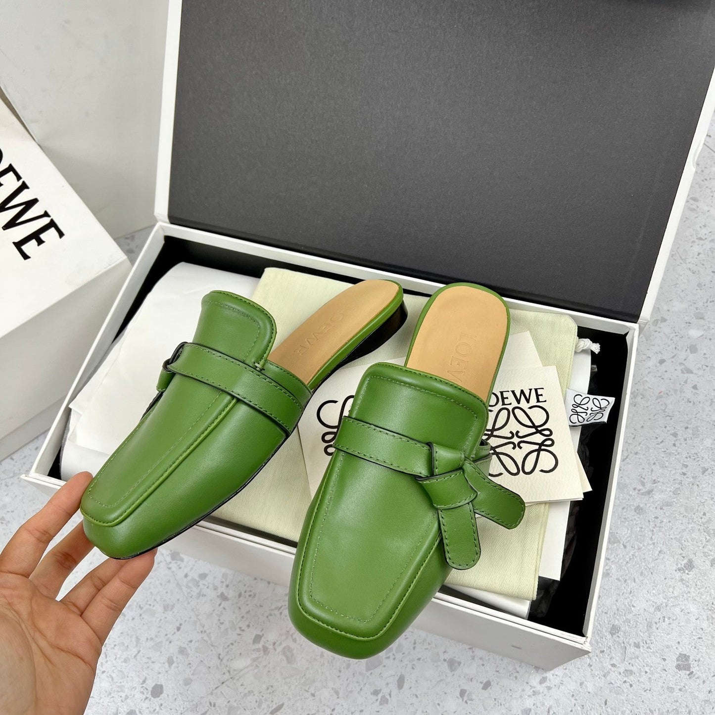 LW GATE BELTED MULE GREEN CALFSKIN - 35