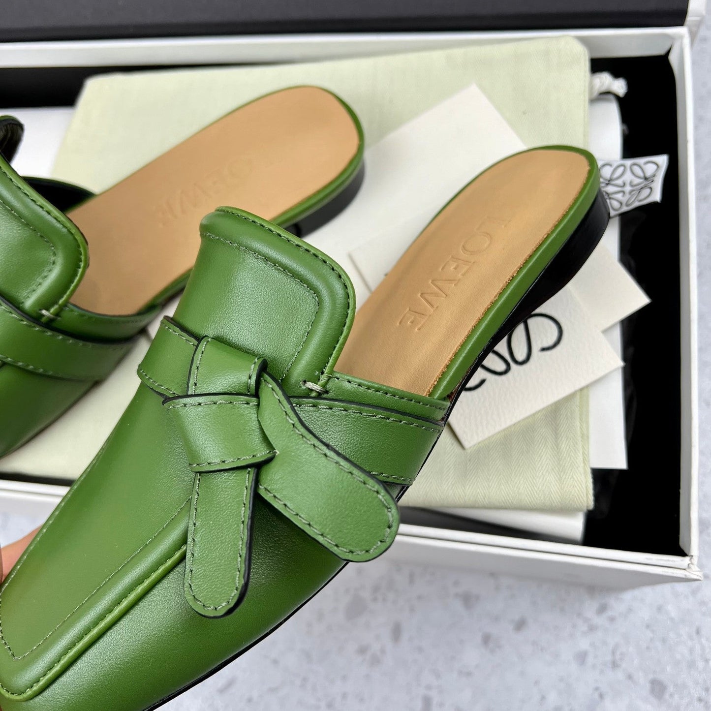 LW GATE BELTED MULE GREEN CALFSKIN - 35