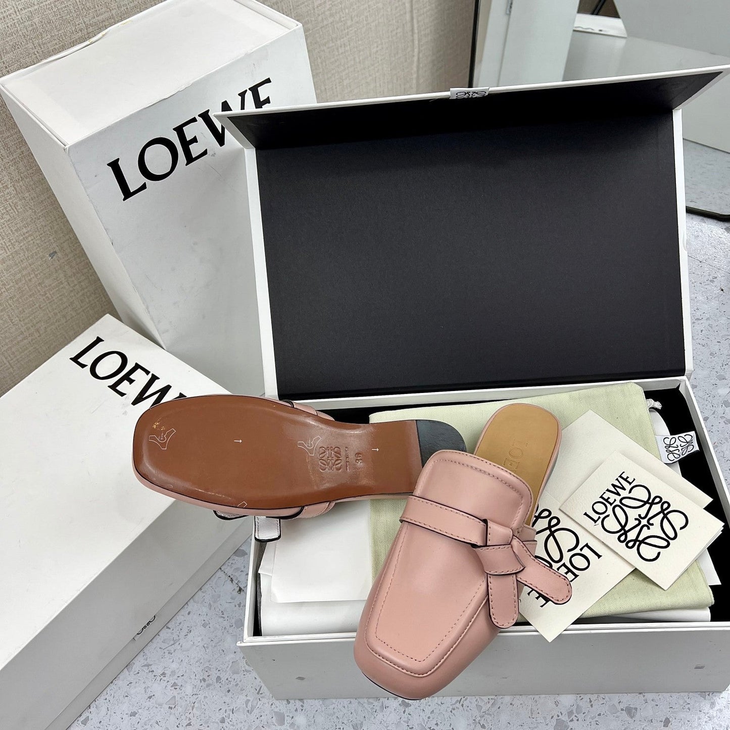 LW GATE BELTED MULE LIGHT PINK CALFSKIN - 35