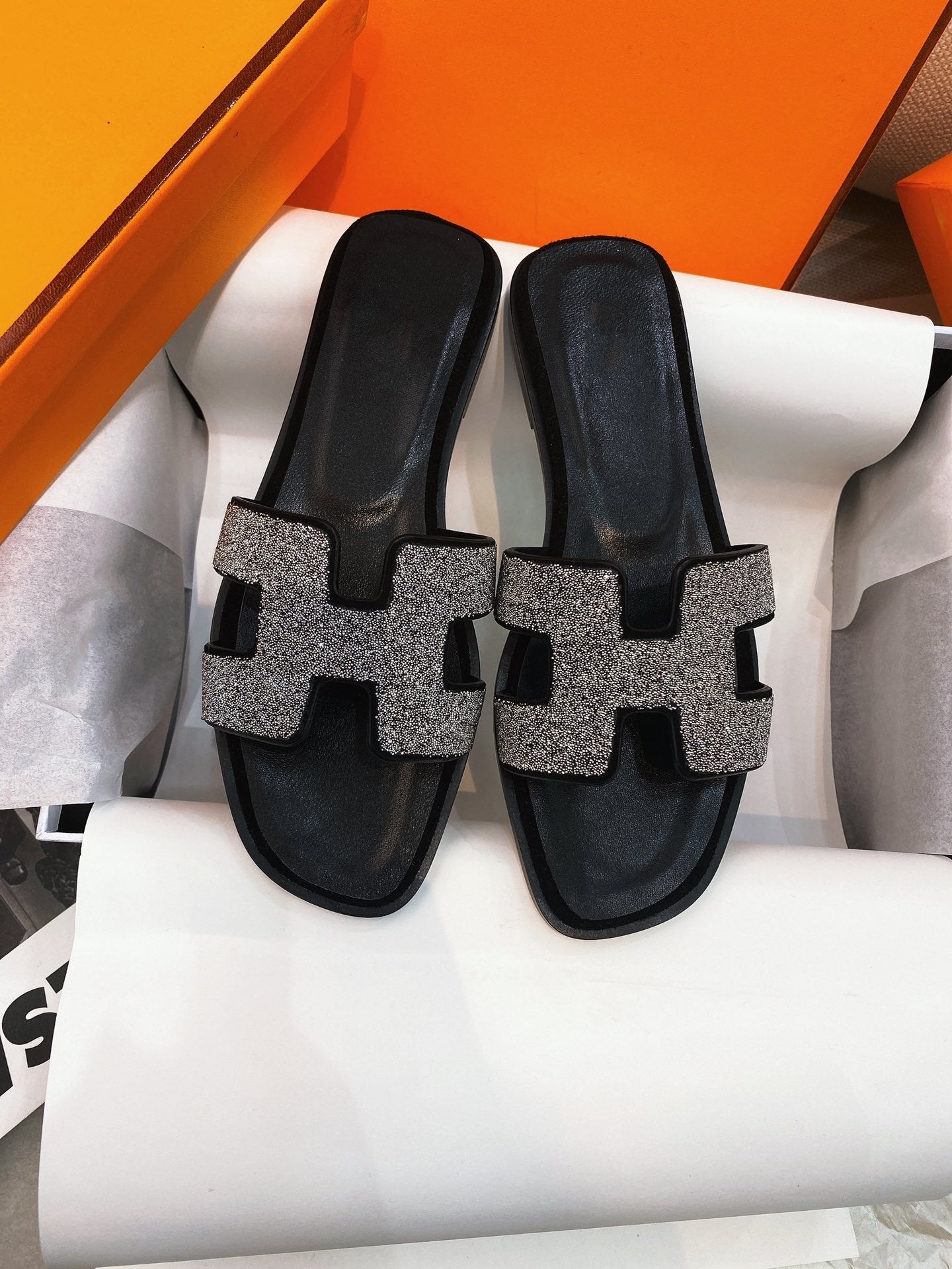 0ran Sandal Caviar Black Leather - 35
