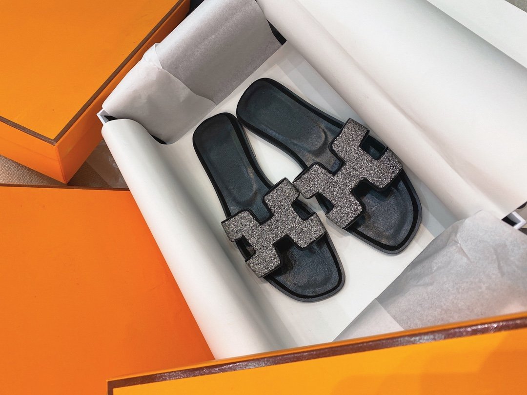 0ran Sandal Caviar Black Leather - 35
