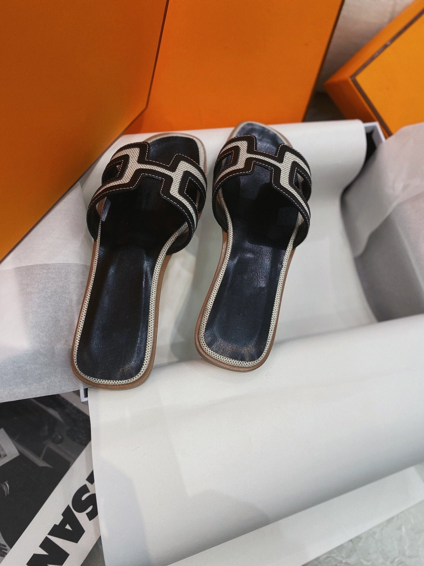 0ran Sandal Black Leather - 35
