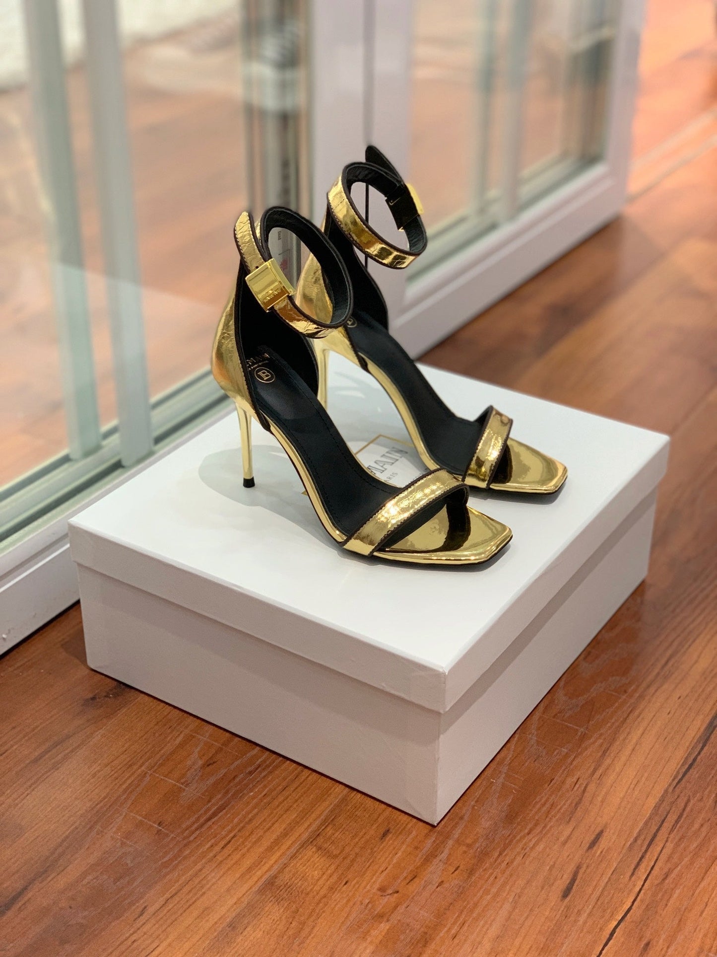 BALMAIN 25S UMA HEELED SANDALS 105MM IN GOLD CALFSKIN - 35