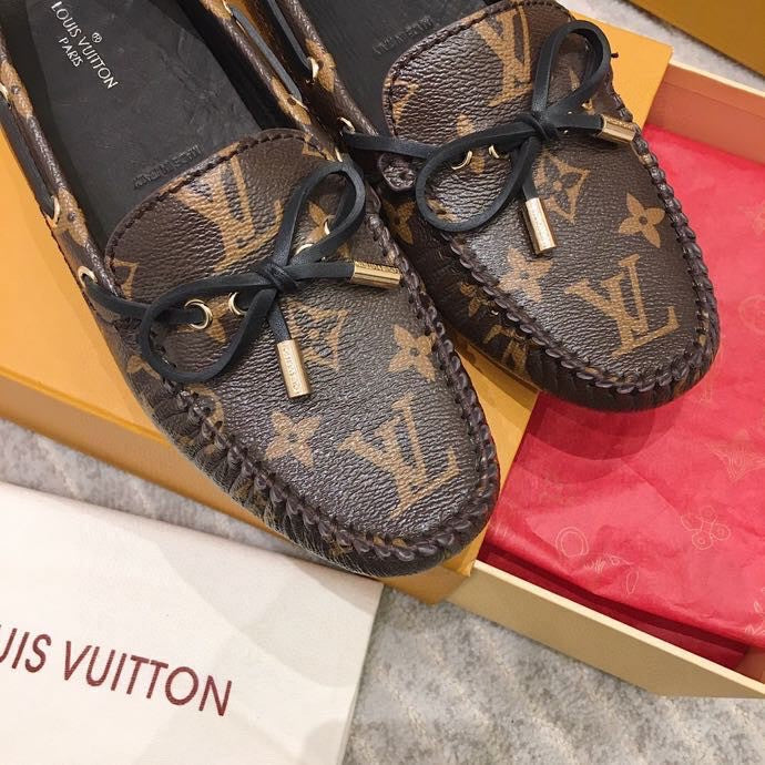 LV WOMEN'S DRIVER MOCCASIN IN CHOCOLATE BROWN MONOGRAM CALFSKIN - 35