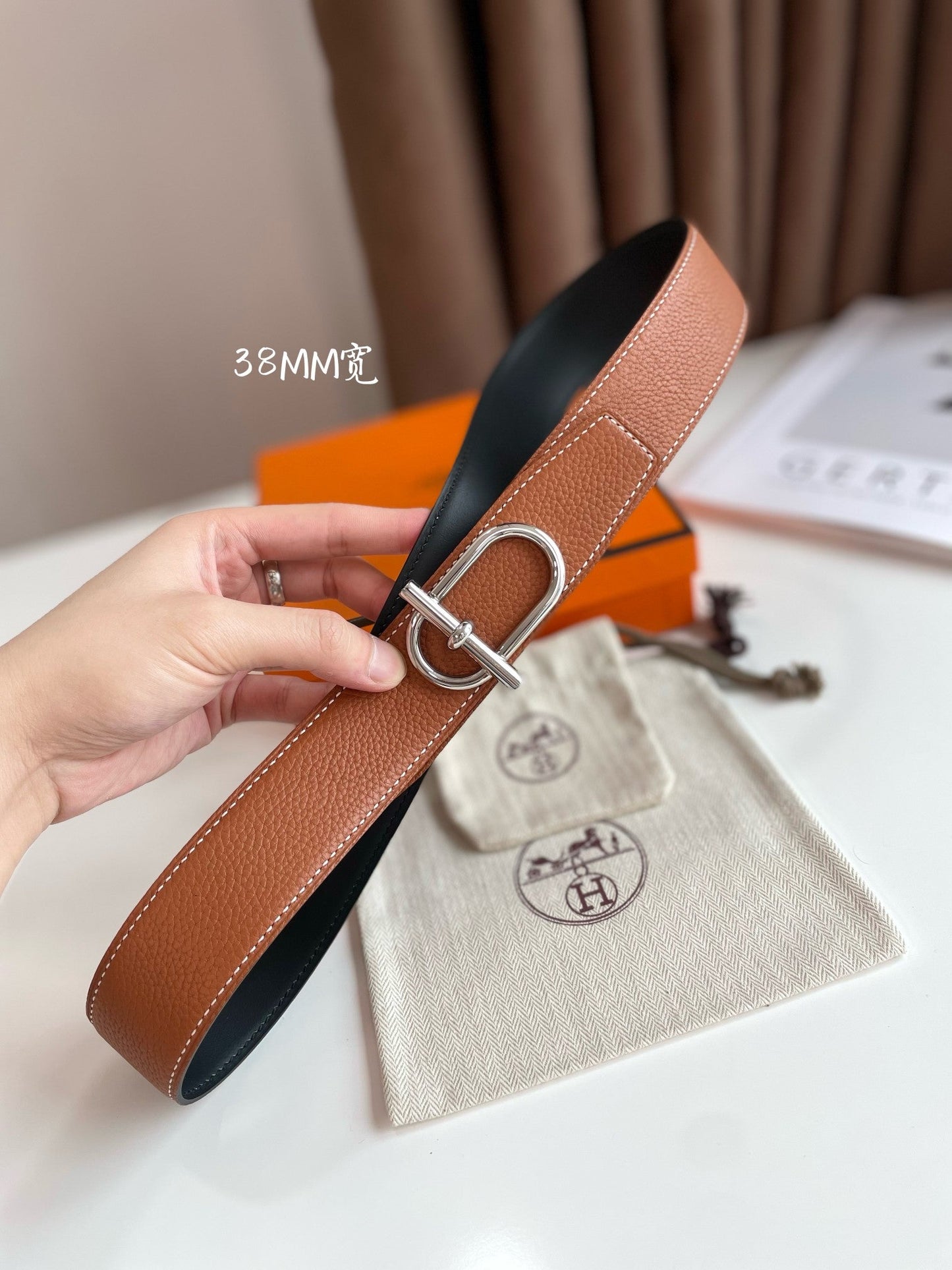 HM ITHAQUE BELT SILVER BUCKLE & REVERSIBLE CINNAMON BROWN AND BLACK LEATHER STRAP 38MM - 30