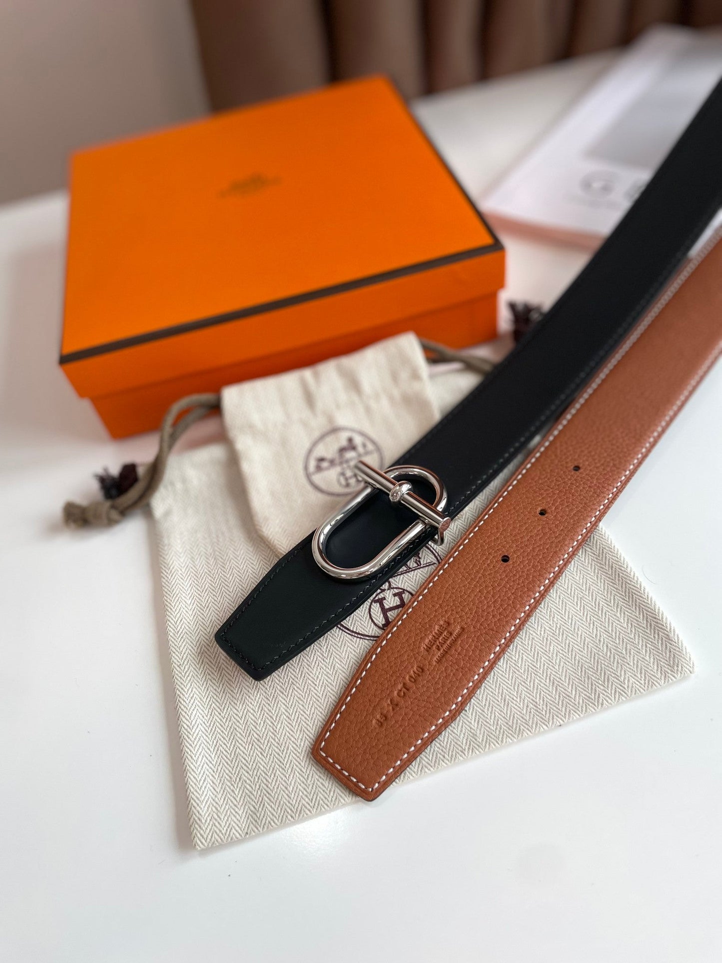 HM ITHAQUE BELT SILVER BUCKLE & REVERSIBLE CINNAMON BROWN AND BLACK LEATHER STRAP 38MM - 30