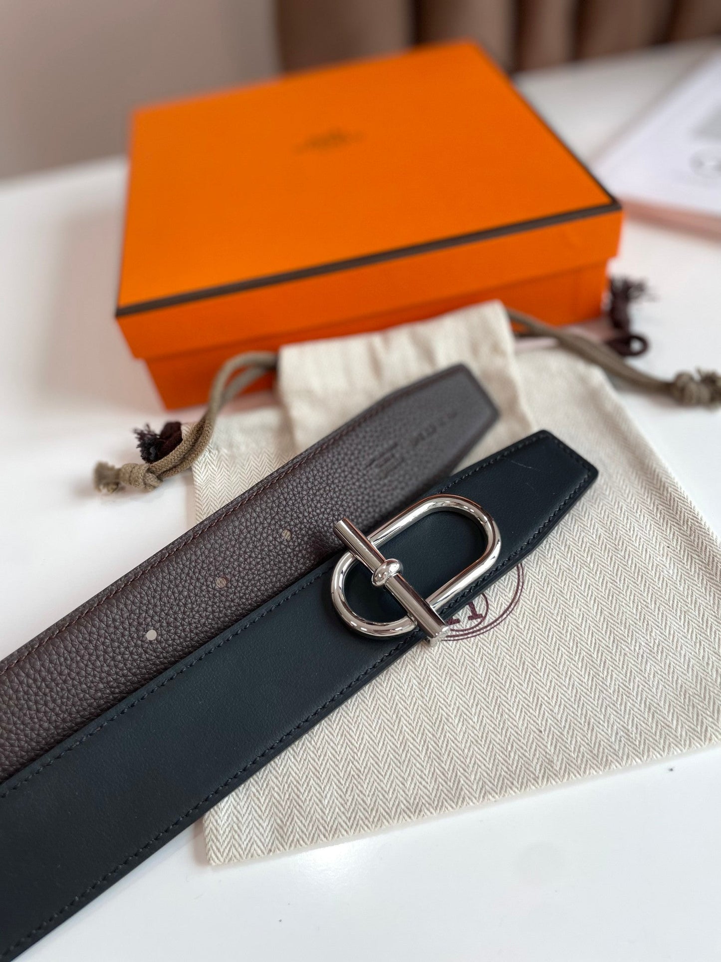 HM ITHAQUE BELT SILVER BUCKLE & REVERSIBLE CHOCOLATE BROWN AND BLACK LEATHER STRAP 38MM - 30