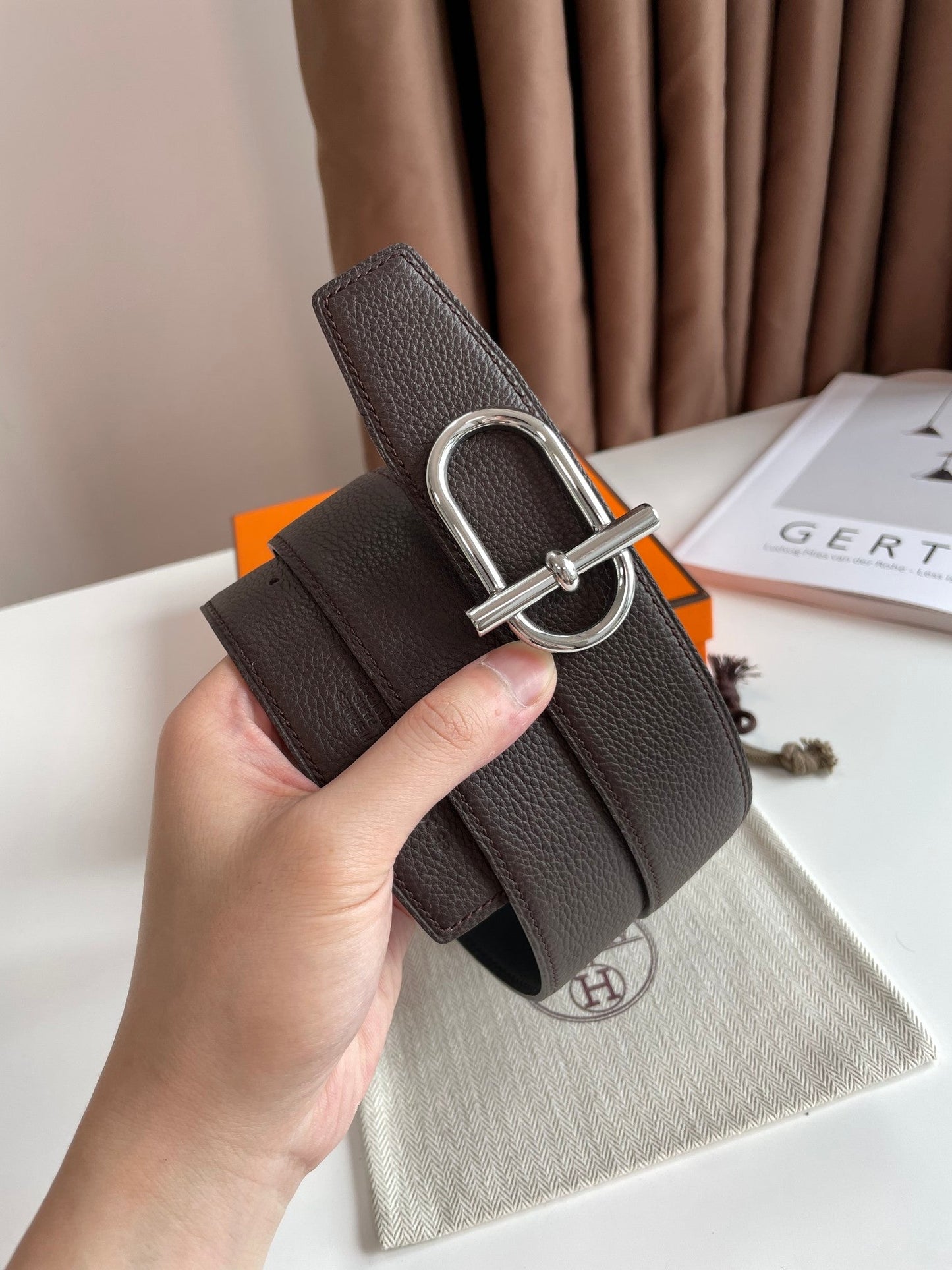 HM ITHAQUE BELT SILVER BUCKLE & REVERSIBLE CHOCOLATE BROWN AND BLACK LEATHER STRAP 38MM - 30