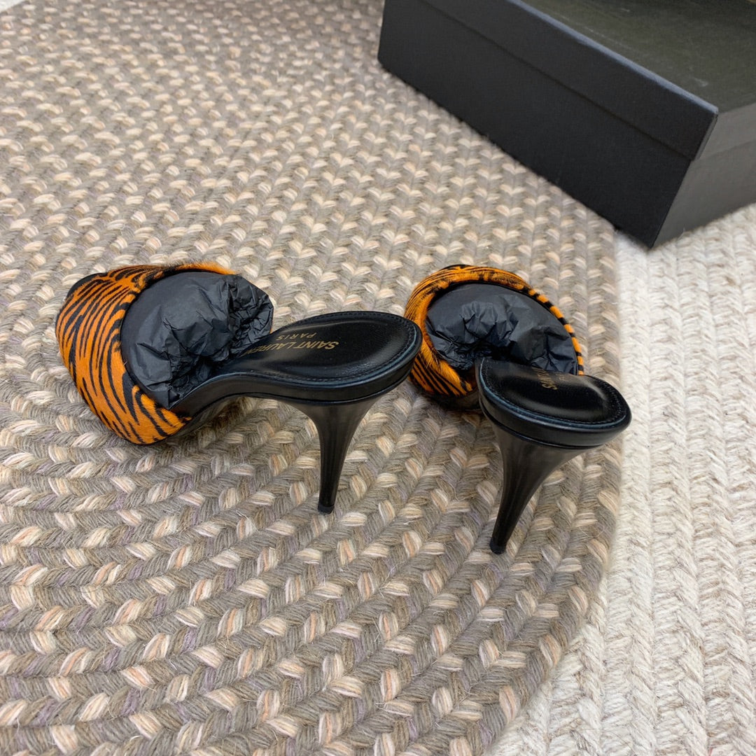 LA 16 HEELED MULES IN TIGER PATTERN RABBIT FUR - 34