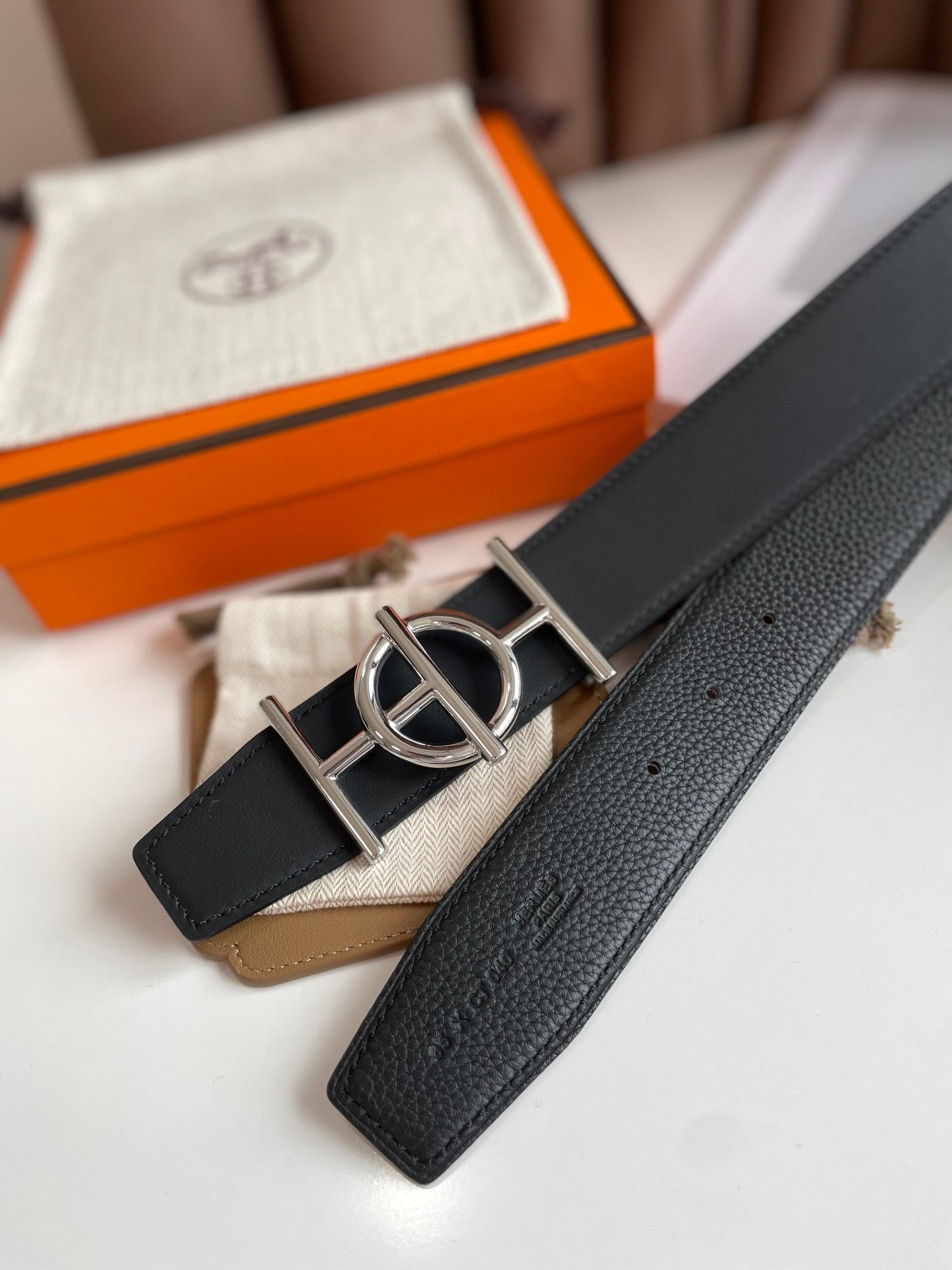 ULYSSE BELT BUCKLE & REVERSIBLE BLACK LEATHER STRAP 38MM SILVER HARDWARE - 30