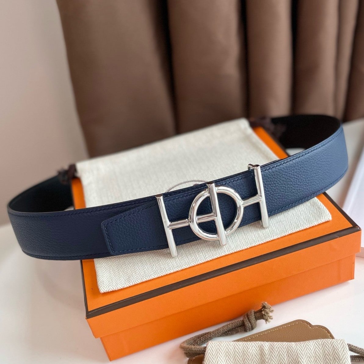 ULYSSE BELT BUCKLE & REVERSIBLE NAVY BLUE LEATHER STRAP 38MM SILVER HARDWARE - 30