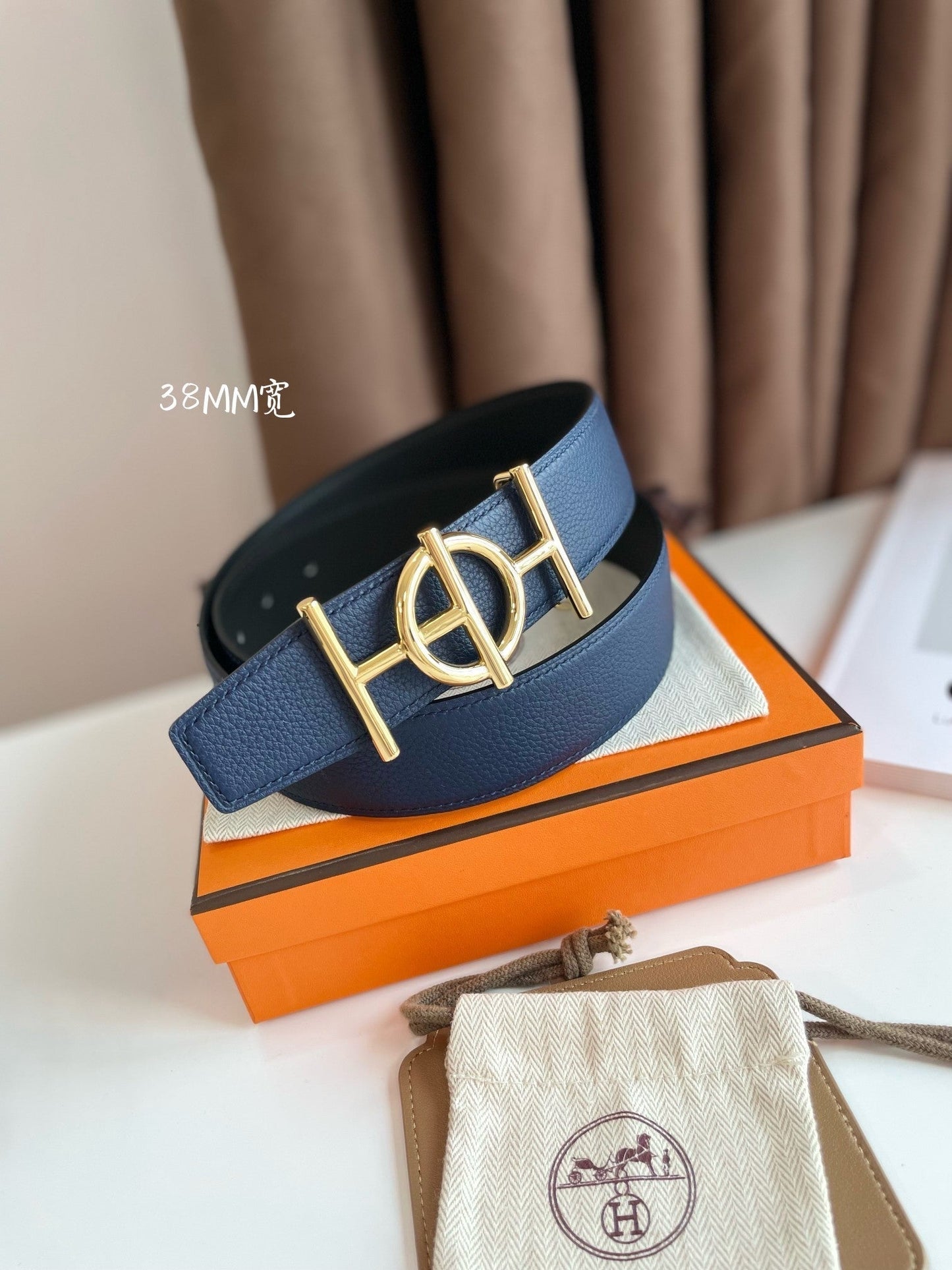 ULYSSE BELT BUCKLE & REVERSIBLE NAVY BLUE LEATHER STRAP 38MM GOLD HARDWARE - 30