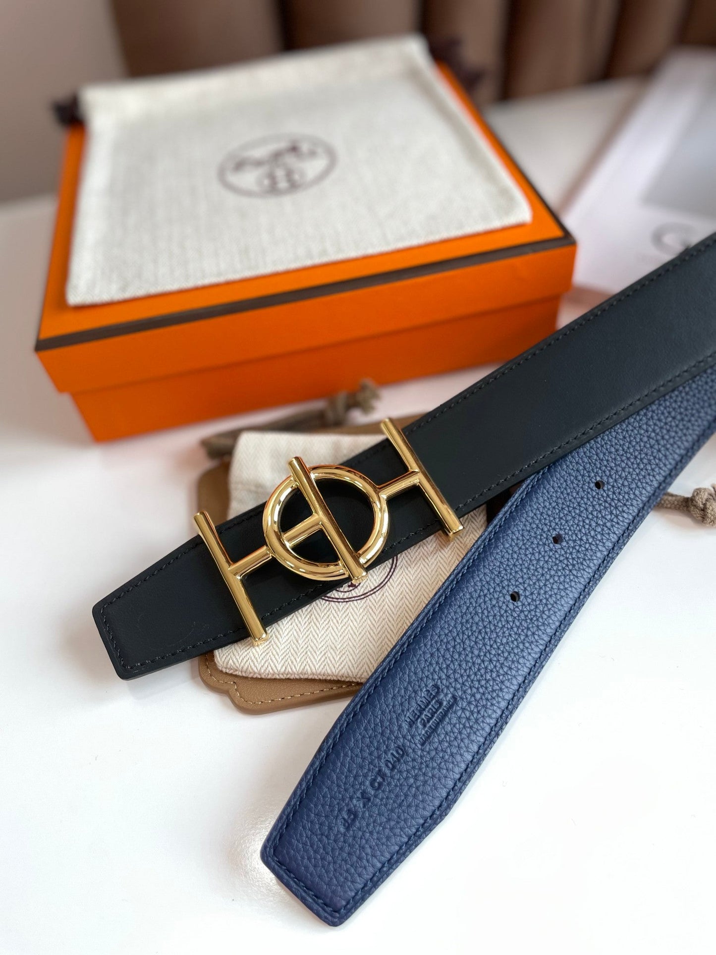 ULYSSE BELT BUCKLE & REVERSIBLE NAVY BLUE LEATHER STRAP 38MM GOLD HARDWARE - 30