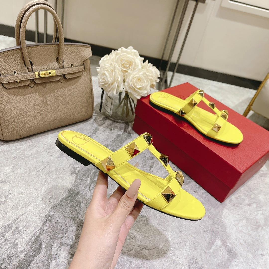 ROMAN STUD BRIGHT YELLOW CALFSKIN FLAT SLIDE SANDAL 25 MM - 34