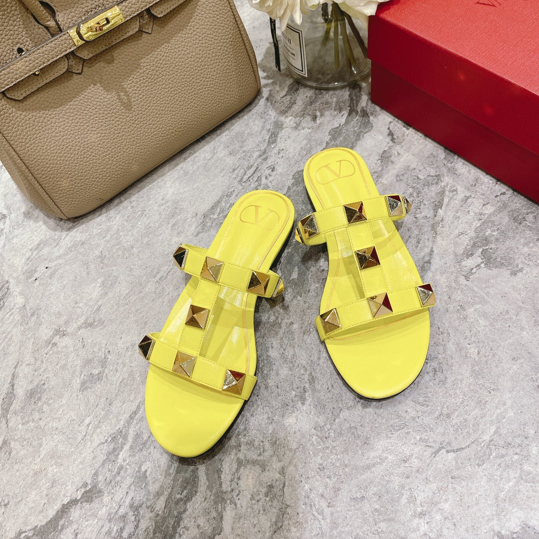 ROMAN STUD BRIGHT YELLOW CALFSKIN FLAT SLIDE SANDAL 25 MM - 34