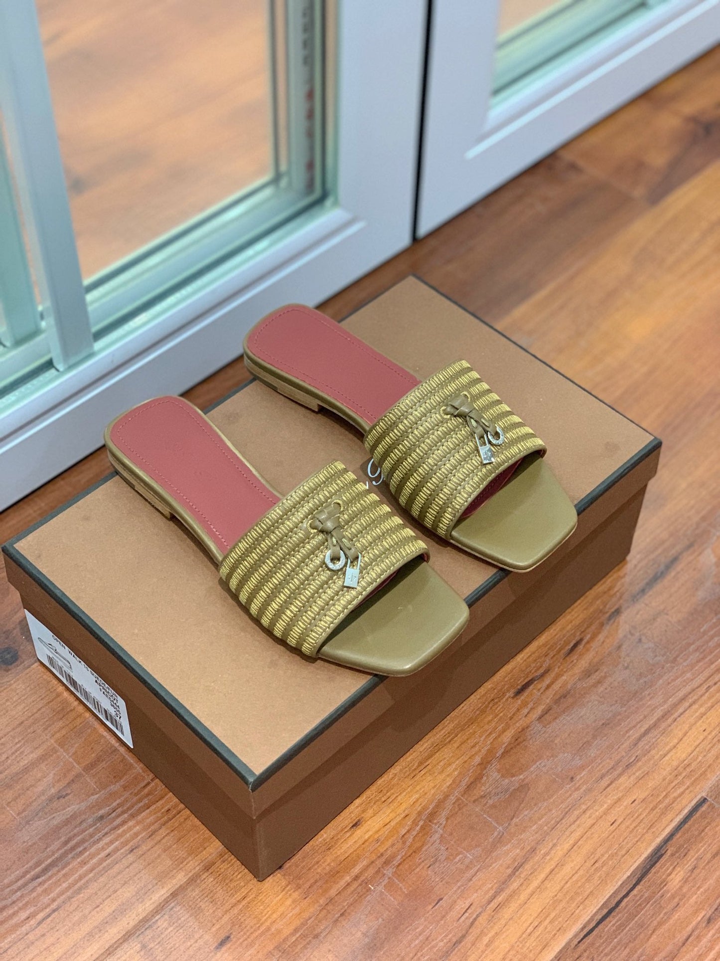 LP RAFFIA CHARMS FLATS SANDAL OLIVE CALFSKIN - 35