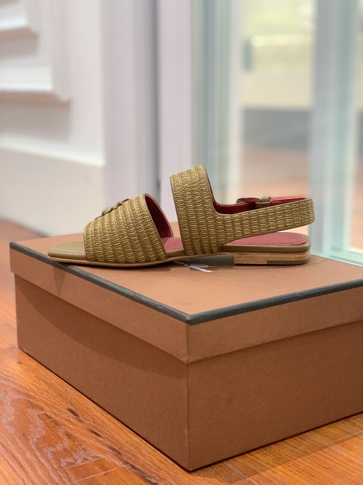 LP RAFFIA CHARMS STRAP FLATS SANDAL OLIVE CALFSKIN - 35