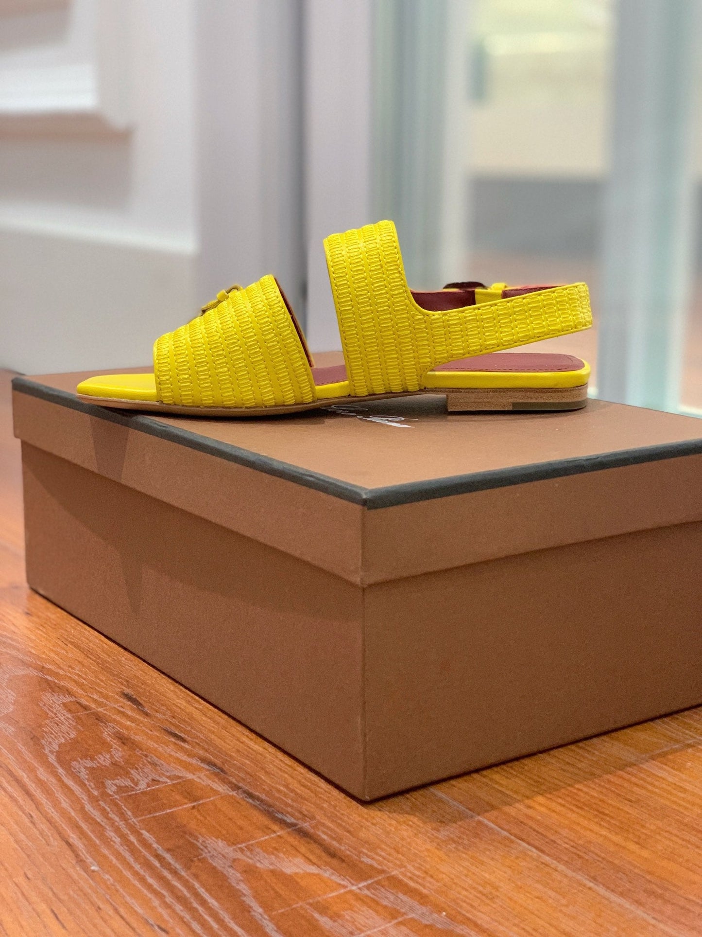 LP RAFFIA CHARMS STRAP FLATS SANDAL LEMON CALFSKIN - 35