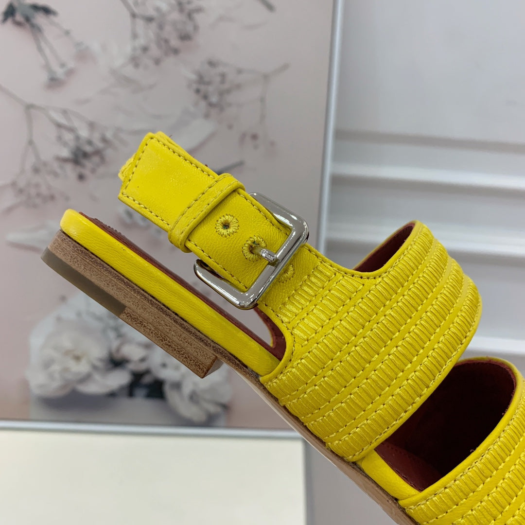 LP RAFFIA CHARMS STRAP FLATS SANDAL LEMON CALFSKIN - 35